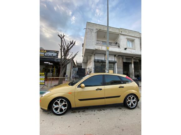 Sahibinden Ford Focus 1.6 Ambiente 2000 Model  300.000 km Sarı