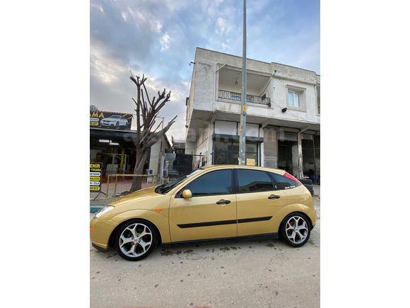 Sahibinden Ford Focus 1.6 Ambiente 2000 Model  300.000 km Sarı