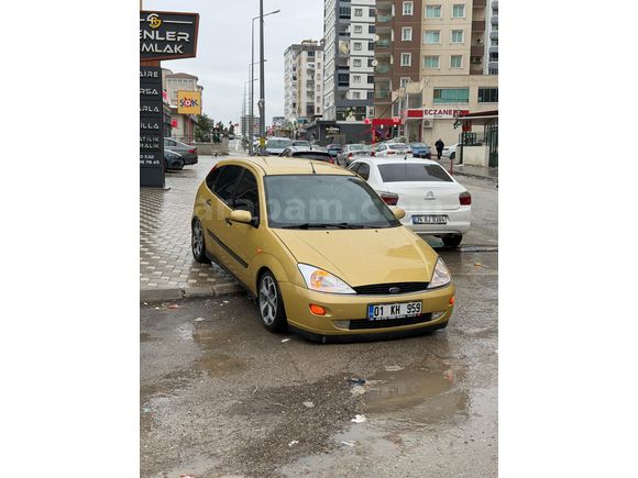 Sahibinden Ford Focus 1.6 Ambiente 2000 Model  300.000 km Sarı