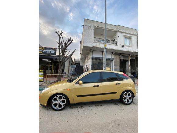 Sahibinden Ford Focus 1.6 Ambiente 2000 Model  300.000 km Sarı