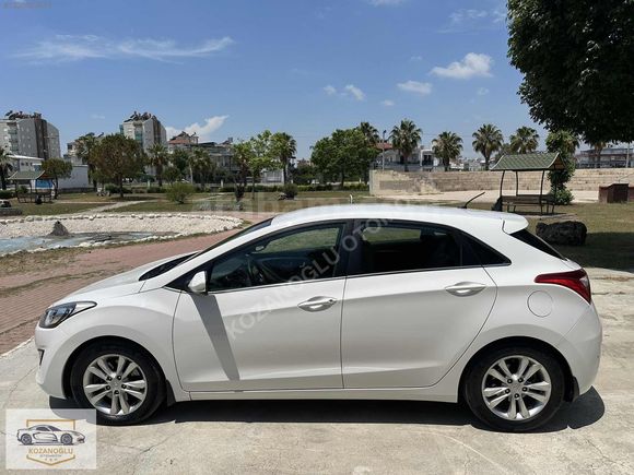 2013 model _HYUNDAİ İ30 _ 1.6CRDİ - 128HP _STYLE + İÇ BEJ DÖŞEME