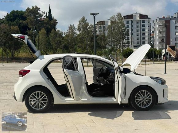 TAŞAR OTOMOTİV DEN 2017 KİA RİO DİZEL SANRUFLU