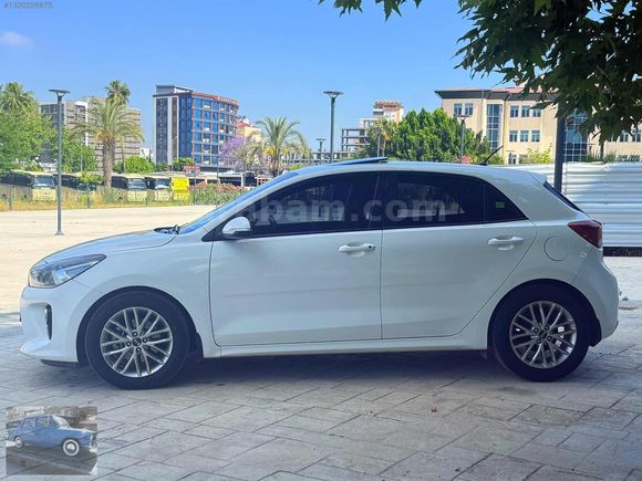 TAŞAR OTOMOTİV DEN 2017 KİA RİO DİZEL SANRUFLU