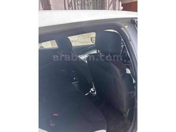 Sahibinden Renault Clio 1.2 Joy 2015 Model  185.000 km Beyaz