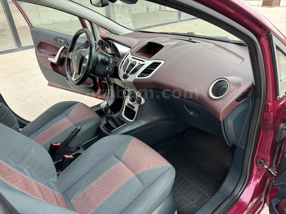 2011 FORD FİESTA 1.4 TİTANİUM "155" BİNDE CAM GİBİ