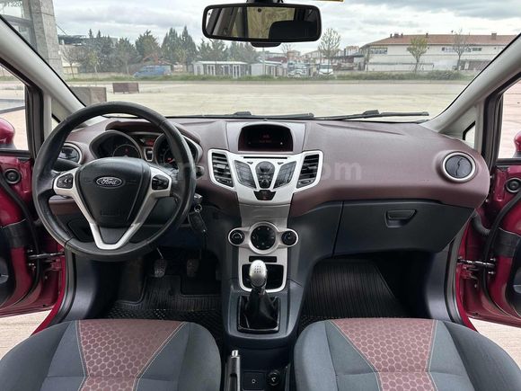 2011 FORD FİESTA 1.4 TİTANİUM "155" BİNDE CAM GİBİ