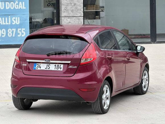 2011 FORD FİESTA 1.4 TİTANİUM "155" BİNDE CAM GİBİ