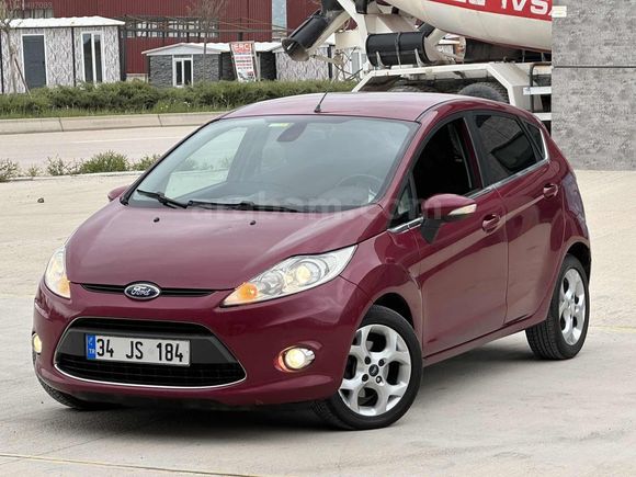 2011 FORD FİESTA 1.4 TİTANİUM "155" BİNDE CAM GİBİ