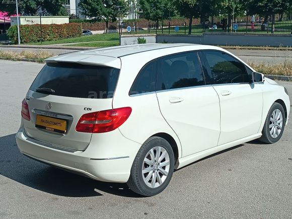 ÇOK TEMİZ AİLE ARACI/ 2014 MODEL STYLE/ B 180/ ORJİNAL 210 BİN