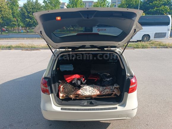 ÇOK TEMİZ AİLE ARACI/ 2014 MODEL STYLE/ B 180/ ORJİNAL 210 BİN