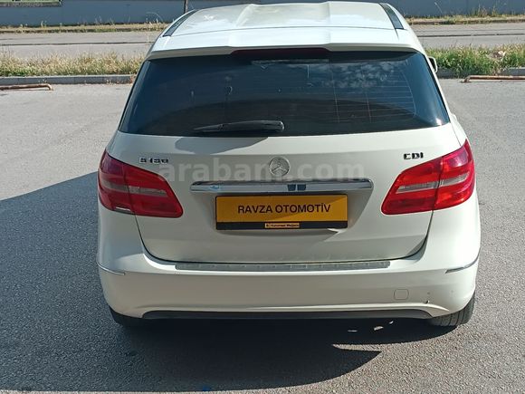 ÇOK TEMİZ AİLE ARACI/ 2014 MODEL STYLE/ B 180/ ORJİNAL 210 BİN