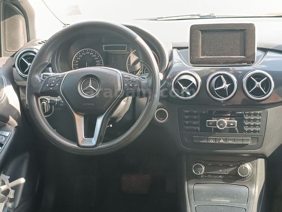 ÇOK TEMİZ AİLE ARACI/ 2014 MODEL STYLE/ B 180/ ORJİNAL 210 BİN