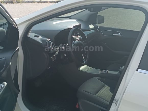ÇOK TEMİZ AİLE ARACI/ 2014 MODEL STYLE/ B 180/ ORJİNAL 210 BİN