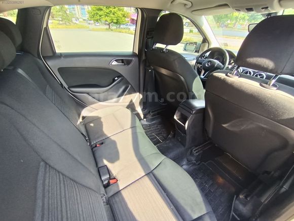 ÇOK TEMİZ AİLE ARACI/ 2014 MODEL STYLE/ B 180/ ORJİNAL 210 BİN