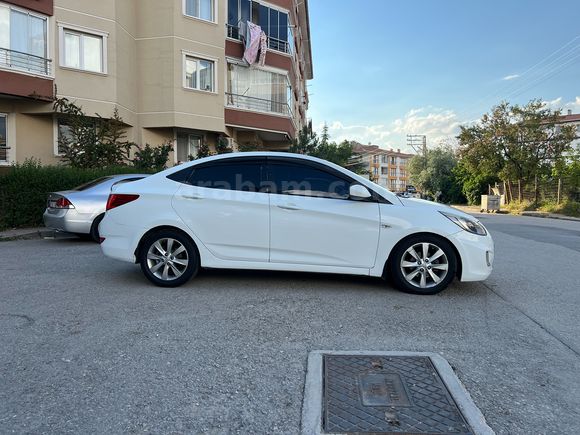 EMA  l  SINIF ACCENT BLUE 1.6 CRDİ 6 İLERİ