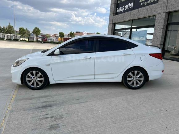 EMA  l  ACCENT BLUE MODE PLUS 1.6 CRDİ 6 İLERİ