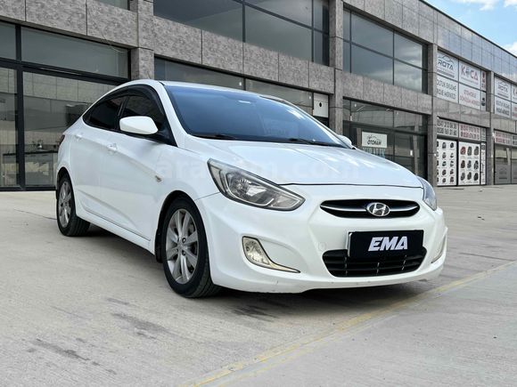 EMA  l  ACCENT BLUE MODE PLUS 1.6 CRDİ 6 İLERİ