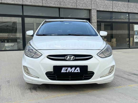 EMA  l  ACCENT BLUE MODE PLUS 1.6 CRDİ 6 İLERİ