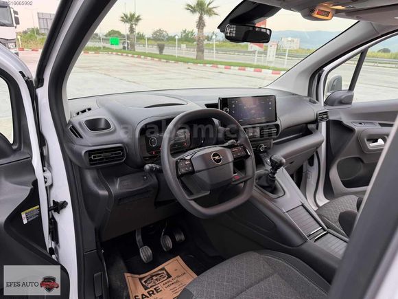2025 HATASIZ BOYASIZ KAYITSIZ SADECE 5900 KM'DE KONSOLLU