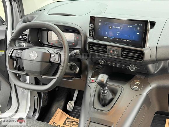 2025 HATASIZ BOYASIZ KAYITSIZ SADECE 5900 KM'DE KONSOLLU