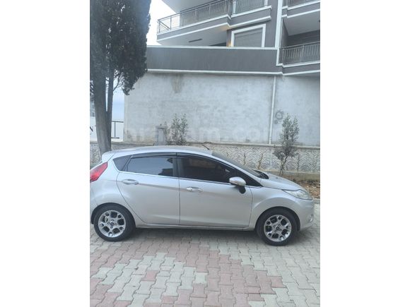 Sahibinden Ford Fiesta 1.4 TDCi Titanium X 2012 Model  215.000 km Gri