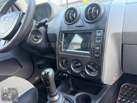 BAKIMLI FORD TEMİZ AİLE ARACI MANUEL 235.000 KM