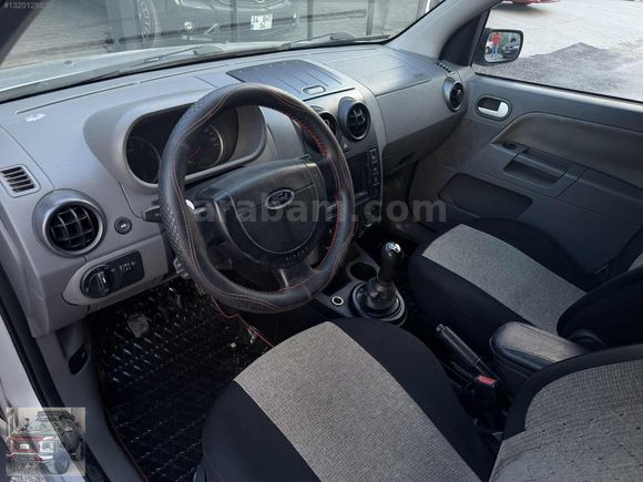 BAKIMLI FORD TEMİZ AİLE ARACI MANUEL 235.000 KM