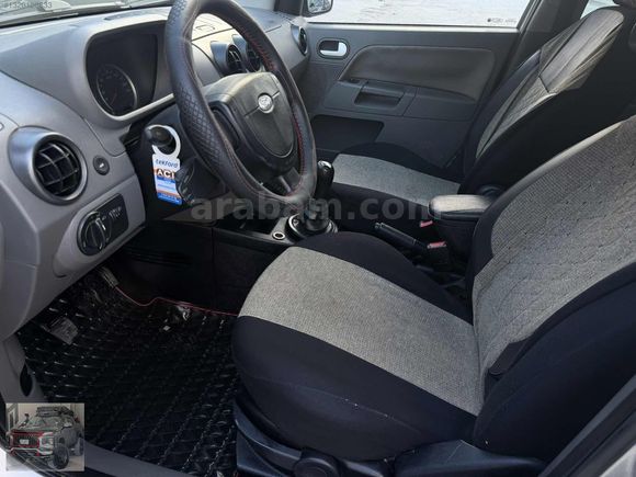 BAKIMLI FORD TEMİZ AİLE ARACI MANUEL 235.000 KM
