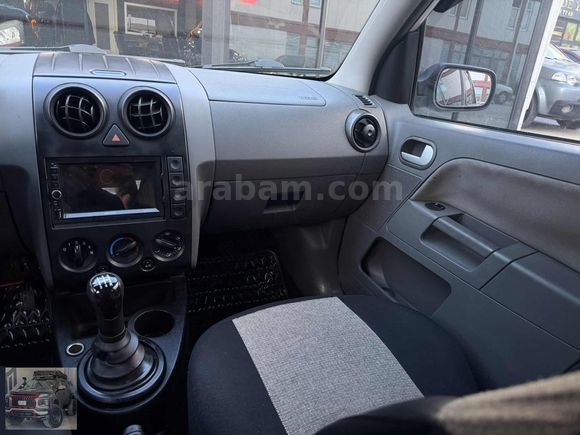 BAKIMLI FORD TEMİZ AİLE ARACI MANUEL 235.000 KM