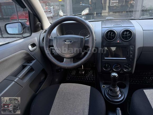 BAKIMLI FORD TEMİZ AİLE ARACI MANUEL 235.000 KM
