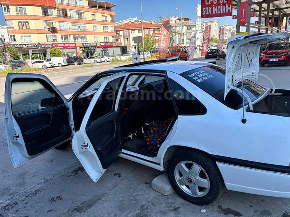Sahibinden Opel Vectra 2.0 GLS 1995 Model 