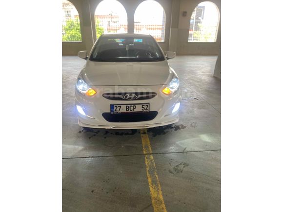 Sahibinden Hyundai Accent Blue 1.4 D-CVVT Mode Plus 2014 Model  126.000 km Beyaz