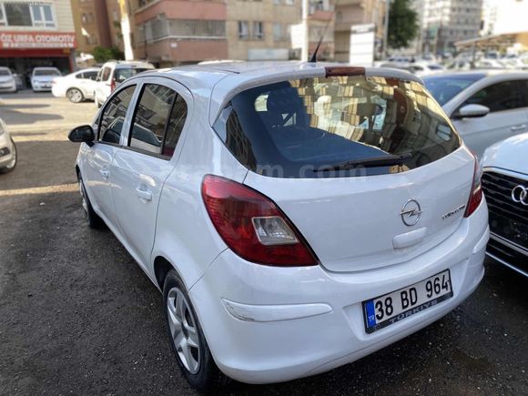 Opel Corsa temiz Aile arabası