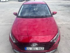 Sahibinden Hyundai i20 1.4 MPI Style 2022 Model  25.000 km Kırmızı