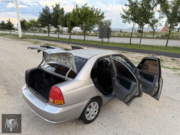 2006 / SIFIRDAN BOYANDI / KLİMA AKTİF / MOTOR KUSURSUZ
