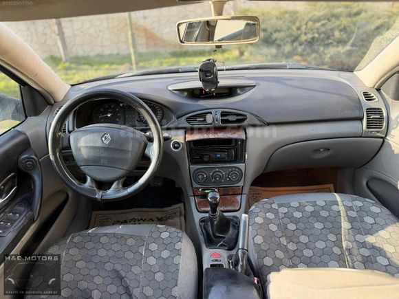 H&E MOTORS'DAN EMSALSİZ TEMİZLİKTE ÇOK TEMİZ LAGUNA 1.6 16V