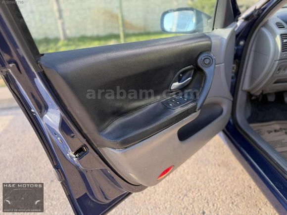 H&E MOTORS'DAN EMSALSİZ TEMİZLİKTE ÇOK TEMİZ LAGUNA 1.6 16V