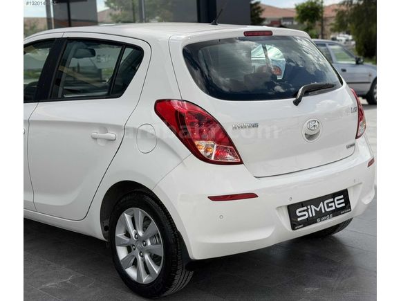 SİMGE DEN 89 BİNDE 2013 HYUNDAİ İ20 1.4 CRDİ SENSE DİZEL