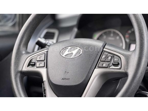 SİMGE DEN 89 BİNDE 2013 HYUNDAİ İ20 1.4 CRDİ SENSE DİZEL