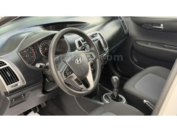 SİMGE DEN 89 BİNDE 2013 HYUNDAİ İ20 1.4 CRDİ SENSE DİZEL