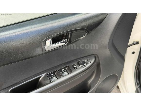 SİMGE DEN 89 BİNDE 2013 HYUNDAİ İ20 1.4 CRDİ SENSE DİZEL