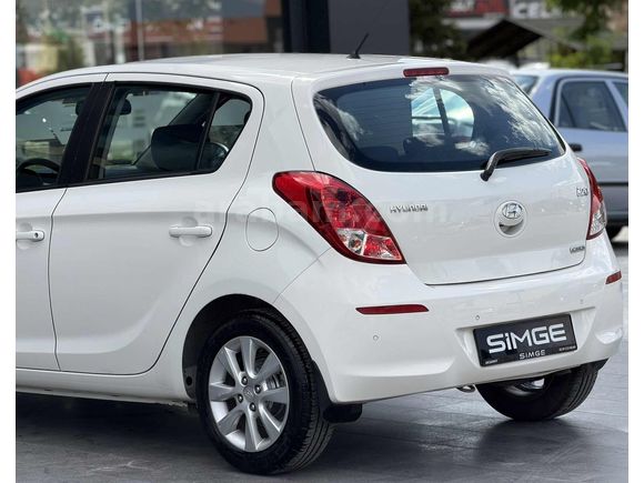SİMGE DEN 89 BİNDE 2013 HYUNDAİ İ20 1.4 CRDİ SENSE DİZEL