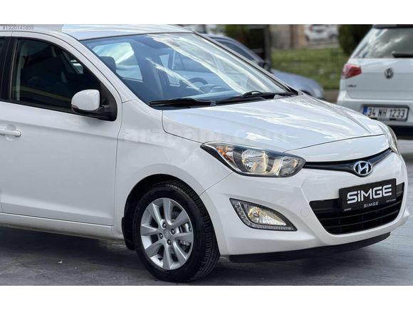 SİMGE DEN 89 BİNDE 2013 HYUNDAİ İ20 1.4 CRDİ SENSE DİZEL