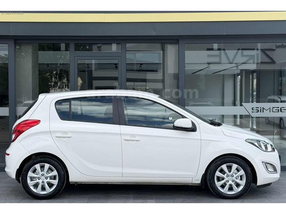 SİMGE DEN 89 BİNDE 2013 HYUNDAİ İ20 1.4 CRDİ SENSE DİZEL