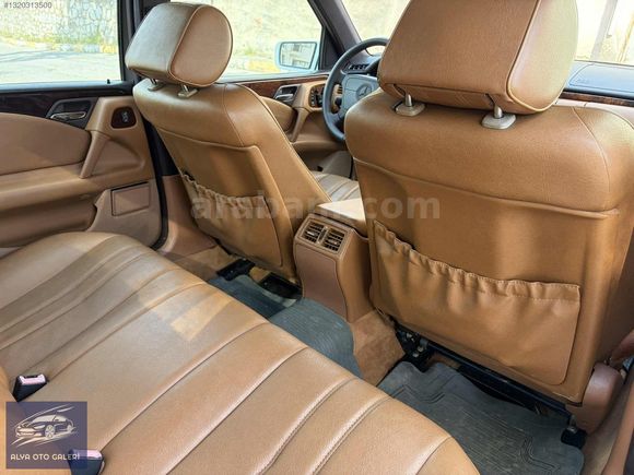 KLASİK TUTKUNLARINA: EŞSİZ KONDİSYONDA MERCEDES E 200 ELEGANCE