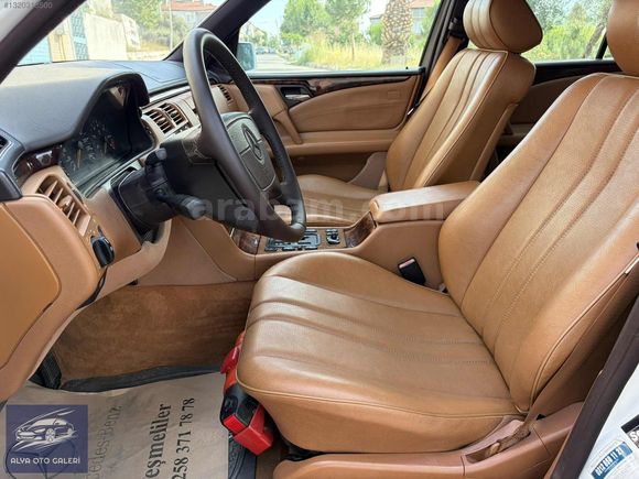 KLASİK TUTKUNLARINA: EŞSİZ KONDİSYONDA MERCEDES E 200 ELEGANCE