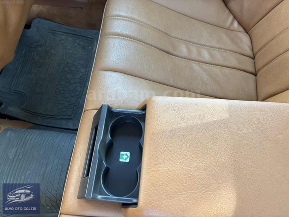KLASİK TUTKUNLARINA: EŞSİZ KONDİSYONDA MERCEDES E 200 ELEGANCE