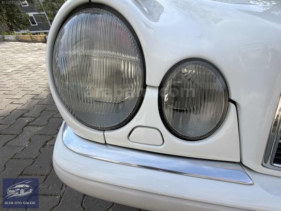 KLASİK TUTKUNLARINA: EŞSİZ KONDİSYONDA MERCEDES E 200 ELEGANCE