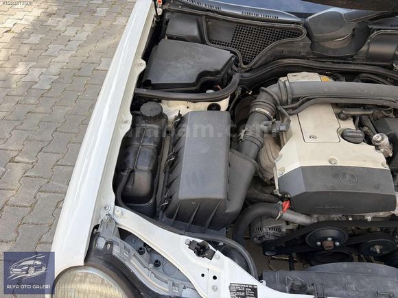 KLASİK TUTKUNLARINA: EŞSİZ KONDİSYONDA MERCEDES E 200 ELEGANCE