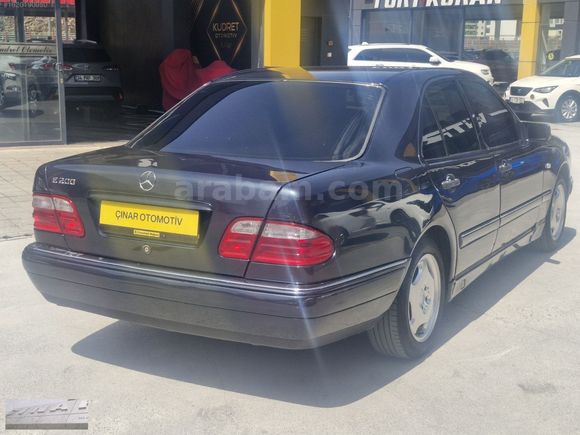 1997 Mercedes E200